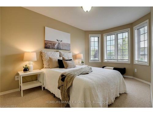 551 Grey Street, Brantford, ON - Indoor Photo Showing Bedroom