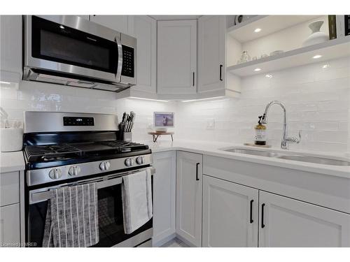 38 Renaissance Drive, St. Thomas, ON - Indoor Photo Showing Kitchen With Stainless Steel Kitchen With Upgraded Kitchen
