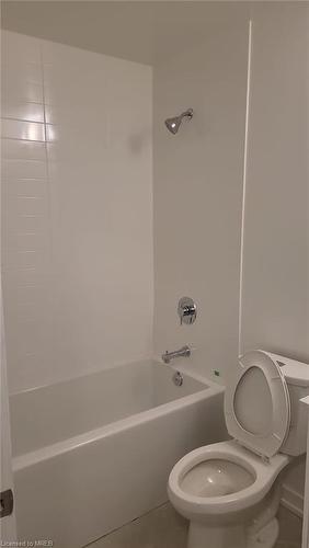 336-55 Duke Street, Kitchener, ON - Indoor Photo Showing Bathroom