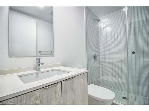 304-1 Jarvis Street, Hamilton, ON - Indoor Photo Showing Bathroom