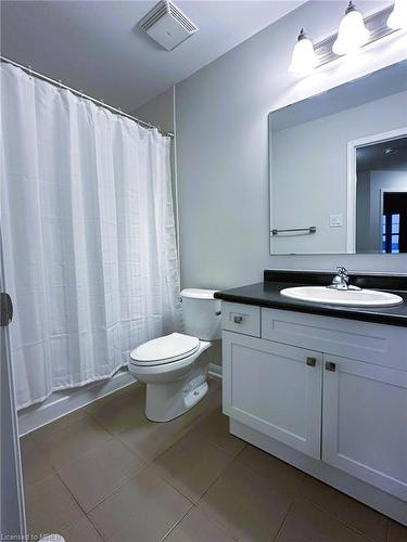 517 Cavanagh Lane, Milton, ON - Indoor Photo Showing Bathroom