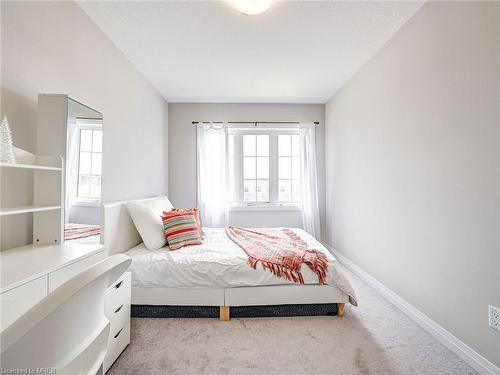 224 Thomas Slee Drive, Kitchener, ON - Indoor Photo Showing Bedroom