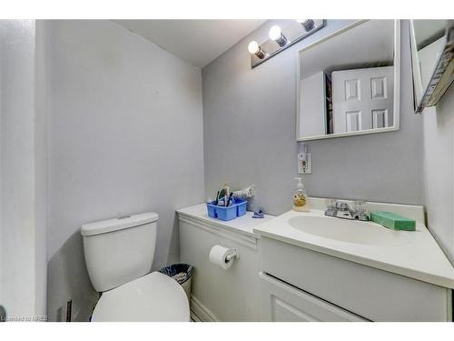 114 Royal Avenue, Hamilton, ON - Indoor Photo Showing Bathroom