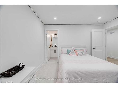 2076 Tokala Trail, London, ON - Indoor Photo Showing Bedroom