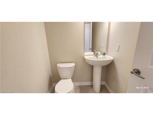 85 Acacia Road, Pelham, ON - Indoor Photo Showing Bathroom