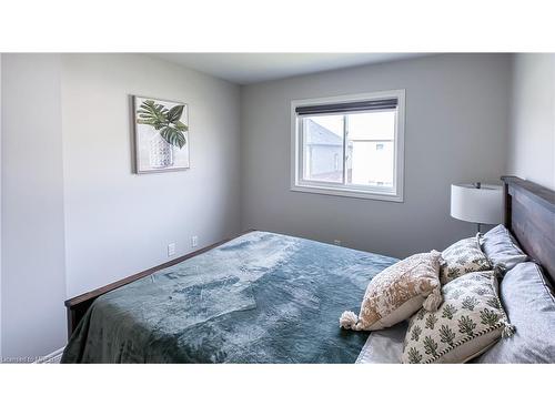 146 Juneberry Road, Thorold, ON - Indoor Photo Showing Bedroom