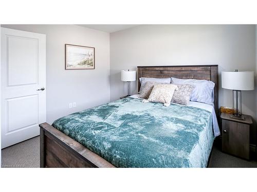 146 Juneberry Road, Thorold, ON - Indoor Photo Showing Bedroom