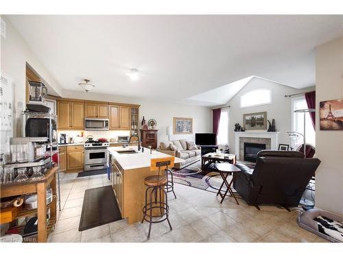 24-254 Summerfield Drive, Guelph, ON - Indoor Photo Showing Kitchen With Stainless Steel Kitchen