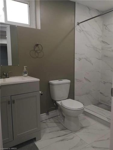 46 Sharon Court, Brampton, ON - Indoor Photo Showing Bathroom