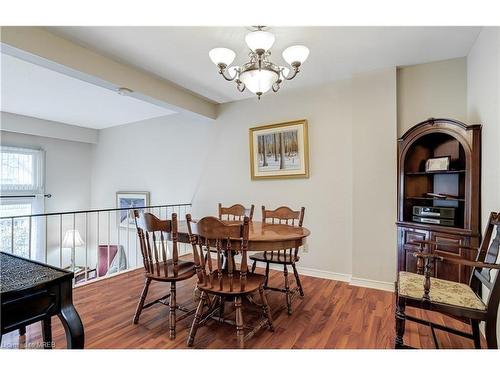 136-2315 Bromsgrove Road, Mississauga, ON - Indoor Photo Showing Dining Room