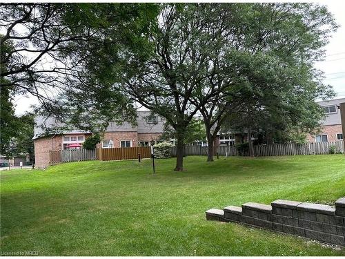 136-2315 Bromsgrove Road, Mississauga, ON - Outdoor With Backyard