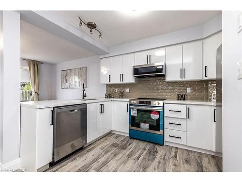 24 Mountain Laurel Crescent, Kitchener, ON - Indoor Photo Showing Kitchen With Upgraded Kitchen