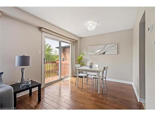 35 Chatsworth Crescent, Waterdown, ON - Indoor Photo Showing Other Room