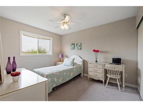 35 Chatsworth Crescent, Waterdown, ON - Indoor Photo Showing Bedroom