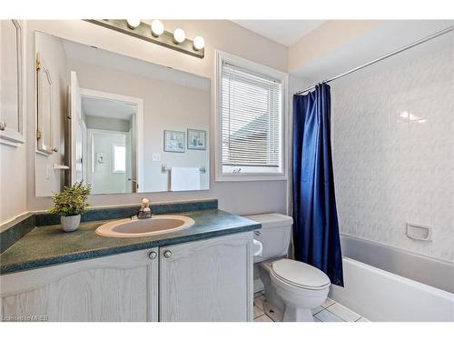 35 Chatsworth Crescent, Waterdown, ON - Indoor Photo Showing Bathroom