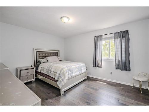 3-618 Barton Street, Stoney Creek, ON - Indoor Photo Showing Bedroom