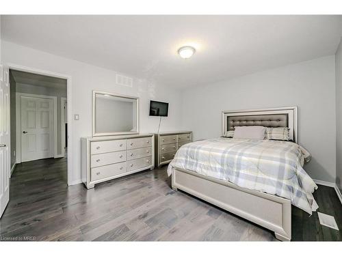 3-618 Barton Street, Stoney Creek, ON - Indoor Photo Showing Bedroom