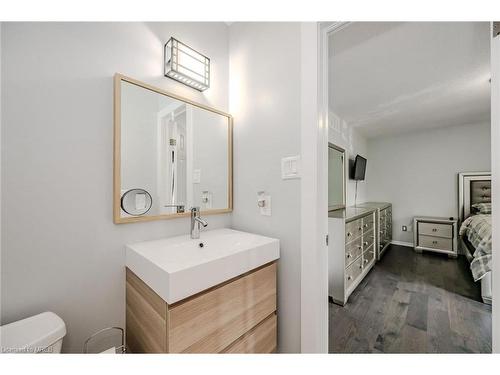 3-618 Barton Street, Stoney Creek, ON - Indoor Photo Showing Bathroom