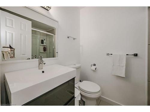 3-618 Barton Street, Stoney Creek, ON - Indoor Photo Showing Bathroom