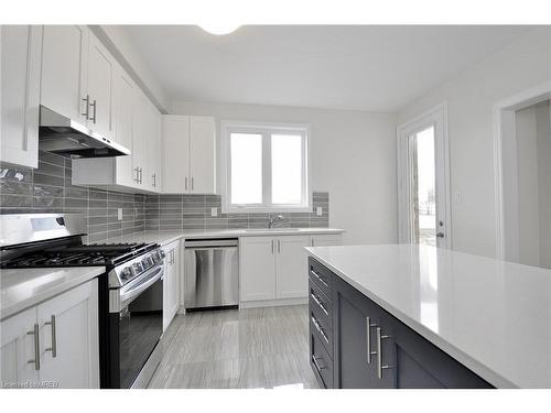 13 Dore Drive, Brantford, ON - Indoor Photo Showing Kitchen With Upgraded Kitchen