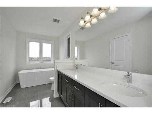 13 Dore Drive, Brantford, ON - Indoor Photo Showing Bathroom