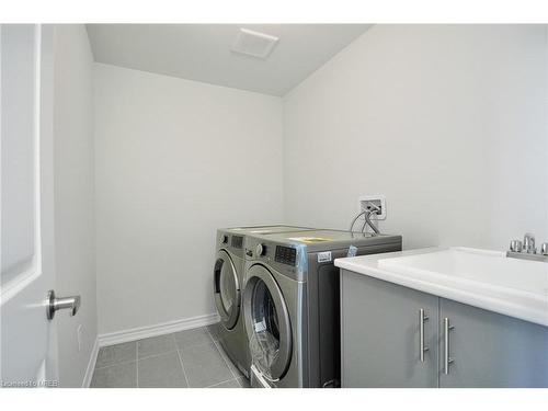 13 Dore Drive, Brantford, ON - Indoor Photo Showing Laundry Room