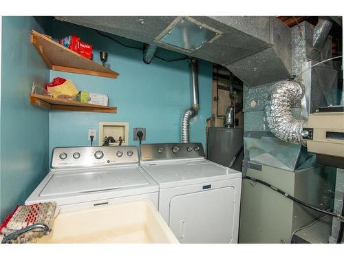 37 Kingsmere Crescent, Brampton, ON - Indoor Photo Showing Laundry Room