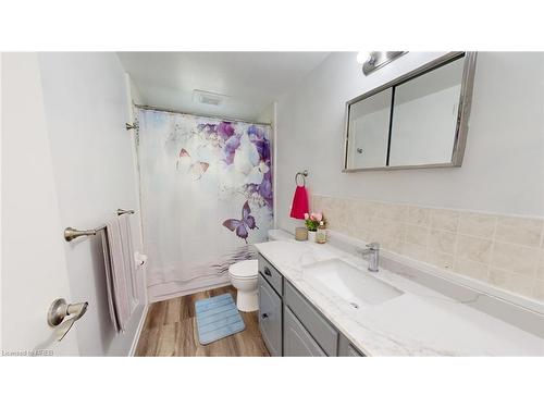 82 Moore Avenue, Aylmer, ON - Indoor Photo Showing Bathroom