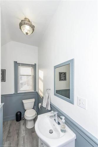 607 Princess Avenue, London, ON - Indoor Photo Showing Bathroom