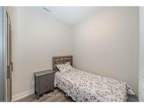 806-150 Main Street W, Hamilton, ON - Indoor Photo Showing Bedroom