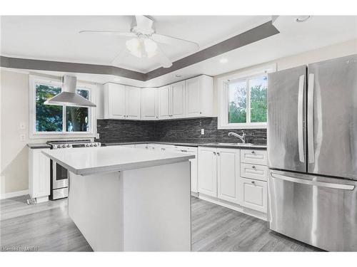 3569 Old Montreal Road, Cumberland, ON - Indoor Photo Showing Kitchen With Upgraded Kitchen