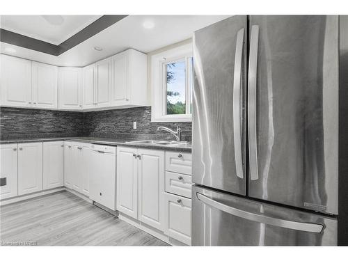 3569 Old Montreal Road, Cumberland, ON - Indoor Photo Showing Kitchen