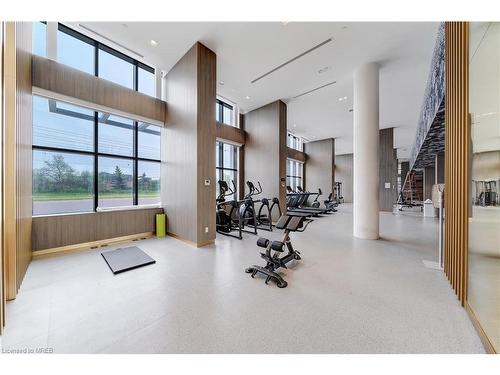 102-405 Dundas Street W, Oakville, ON - Indoor Photo Showing Gym Room