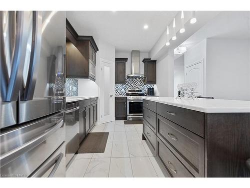 2399 Daisy Bend, London, ON - Indoor Photo Showing Kitchen With Upgraded Kitchen