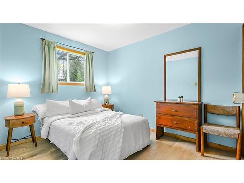 22-230 Lake Dalrymple Road, Kawartha Lakes, ON - Indoor Photo Showing Bedroom