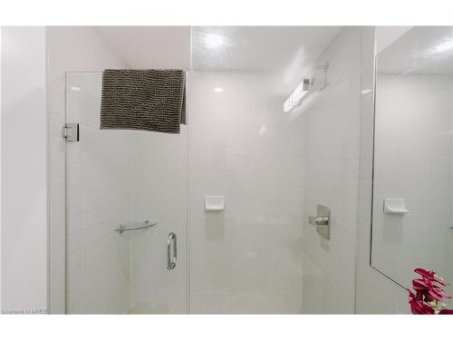 335-26 Gibbs Road, Toronto, ON - Indoor Photo Showing Bathroom