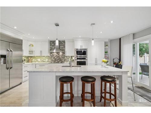 1519 Ballentrae Drive, Mississauga, ON - Indoor Photo Showing Kitchen With Upgraded Kitchen