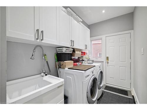 1519 Ballentrae Drive, Mississauga, ON - Indoor Photo Showing Laundry Room