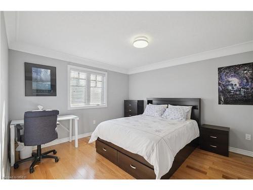1519 Ballentrae Drive, Mississauga, ON - Indoor Photo Showing Bedroom