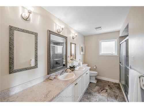 2237 Proudfoot Trail, Oakville, ON - Indoor Photo Showing Bathroom