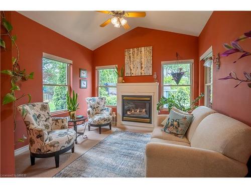 8 Shawnee Trail, Chatham, ON - Indoor Photo Showing Living Room With Fireplace