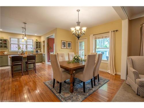 8 Shawnee Trail, Chatham, ON - Indoor Photo Showing Dining Room