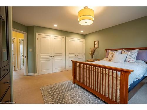 8 Shawnee Trail, Chatham, ON - Indoor Photo Showing Bedroom