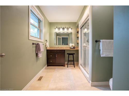 8 Shawnee Trail, Chatham, ON - Indoor Photo Showing Bathroom