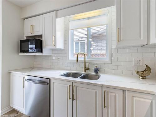 296 Dearborn Boulevard, Waterloo, ON - Indoor Photo Showing Kitchen With Double Sink