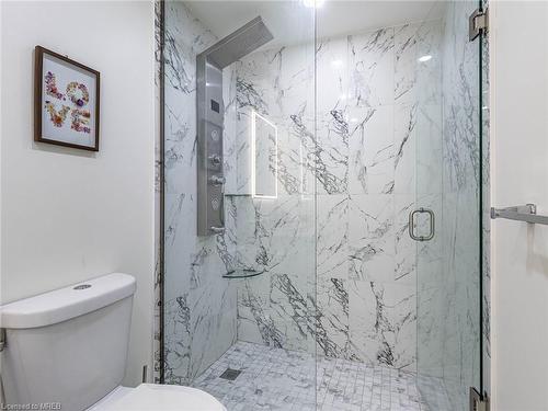 296 Dearborn Boulevard, Waterloo, ON - Indoor Photo Showing Bathroom