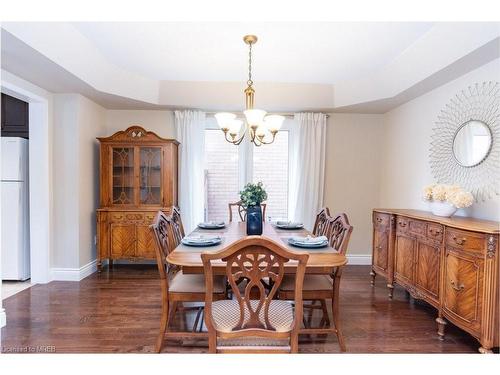 6078 Winterview Court, Mississauga, ON - Indoor Photo Showing Dining Room