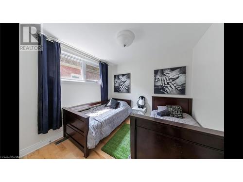 963 St Mary'S Boulevard, Windsor, ON - Indoor Photo Showing Bedroom