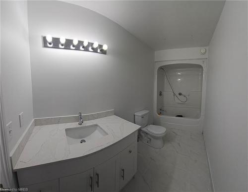 8 Lake Court, Belleville, ON - Indoor Photo Showing Bathroom