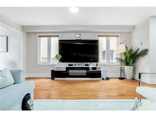 276 Morningmist Street, Brampton, ON - Indoor Photo Showing Living Room